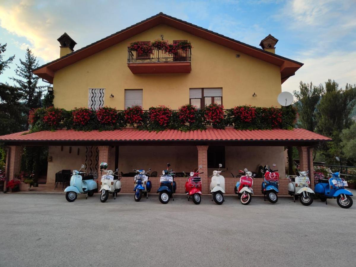 Villa Le Stanze Di Bacco Cagnano Amiterno Exterior foto