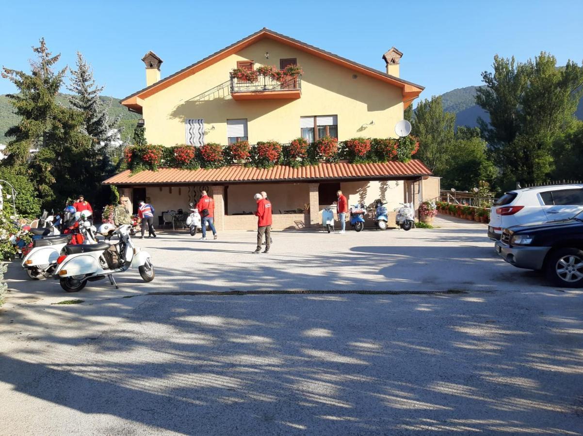 Villa Le Stanze Di Bacco Cagnano Amiterno Exterior foto