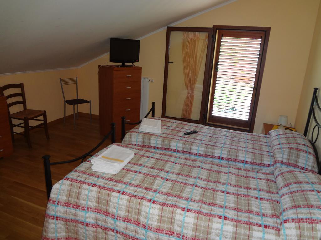Villa Le Stanze Di Bacco Cagnano Amiterno Habitación foto