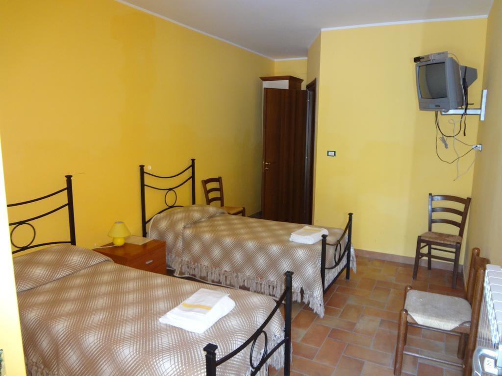 Villa Le Stanze Di Bacco Cagnano Amiterno Habitación foto