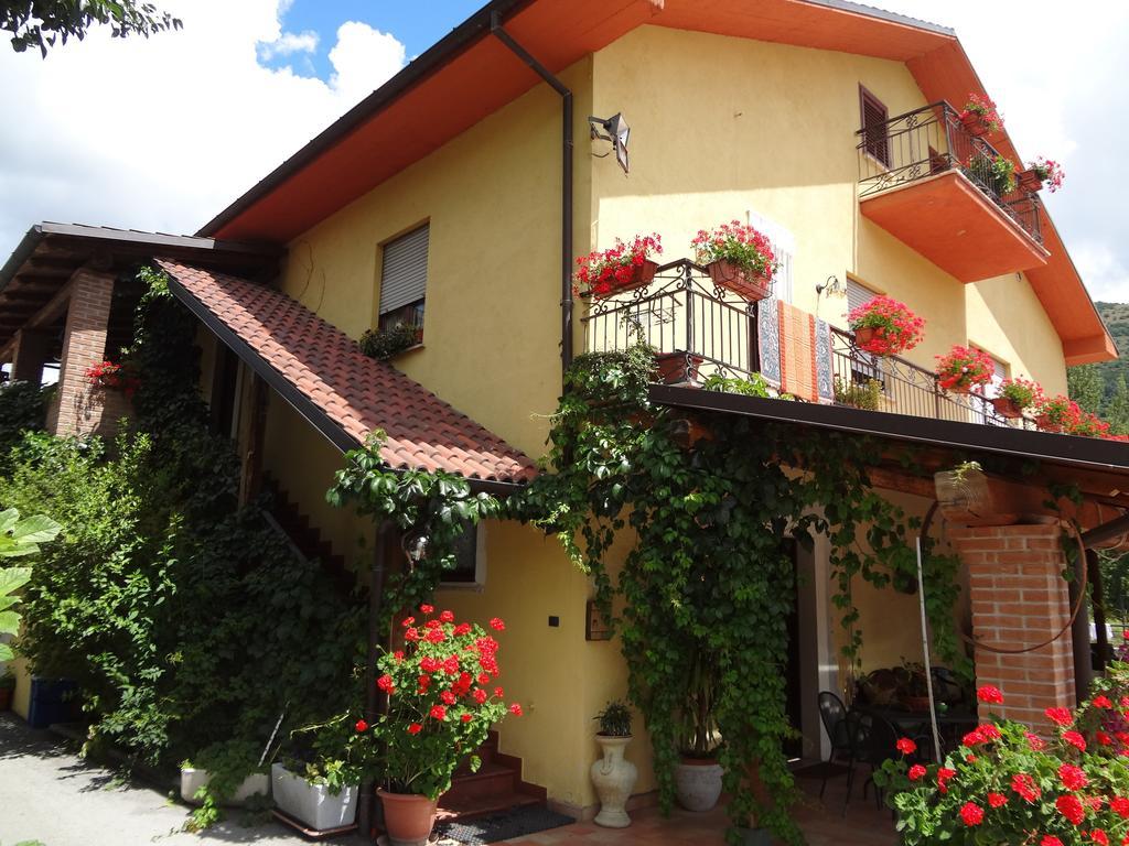 Villa Le Stanze Di Bacco Cagnano Amiterno Exterior foto