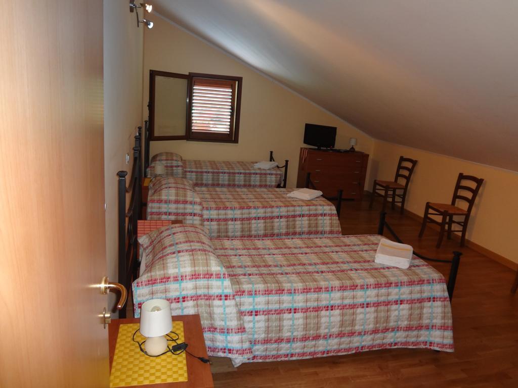 Villa Le Stanze Di Bacco Cagnano Amiterno Habitación foto