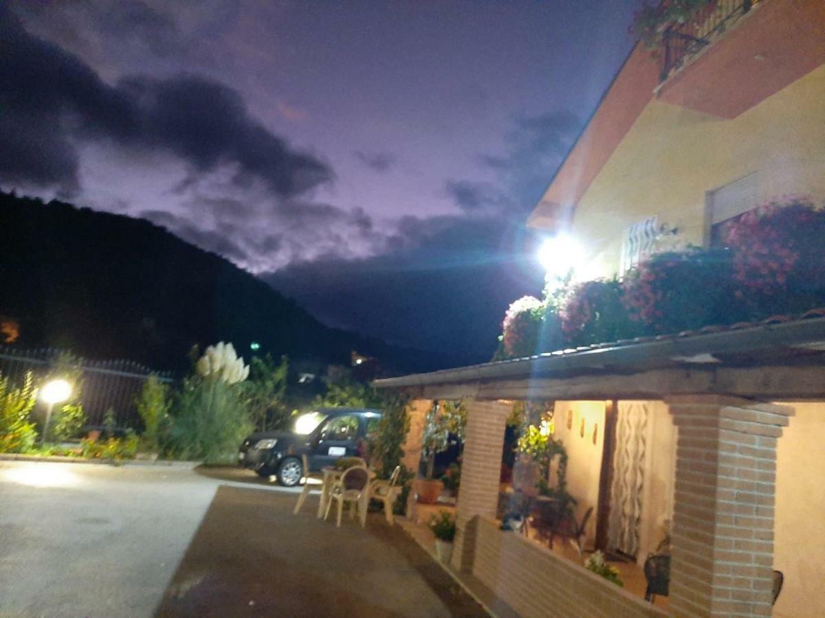 Villa Le Stanze Di Bacco Cagnano Amiterno Exterior foto